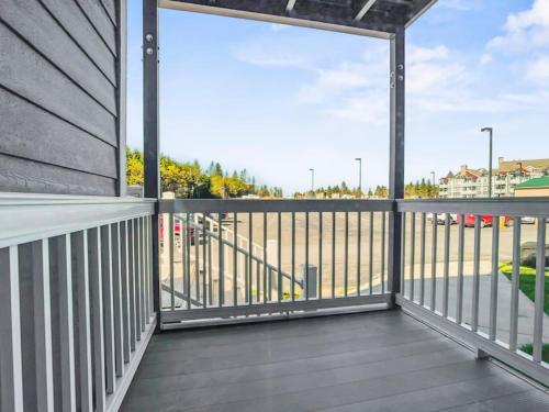 ML169 First Floor No Steps End Unit WiFi EZ Parking in Snowshoe, USA