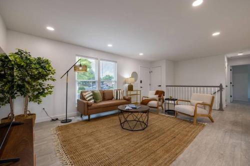 5BD - Game Room - Backyard & BBQ - 20 Mins to DEN in Eastlake, USA