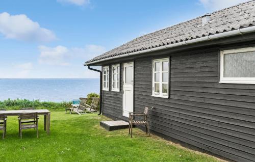 2 Bedroom Beach Front Home In Esbjerg V – khách sạn tại Hjerting