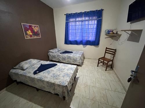 Standard Twin Room with Shared Bathroom image 2