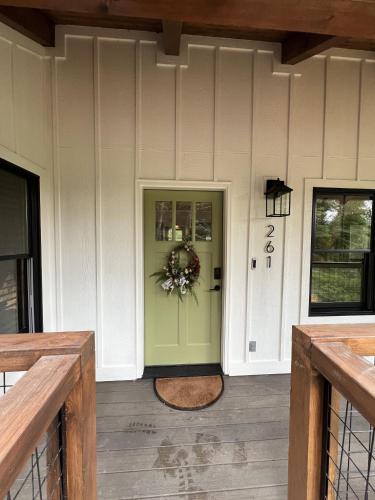 Beary Playful a highend luxury cabin nestled in the heart of downtown Gatlinburg in Gatlinburg, USA