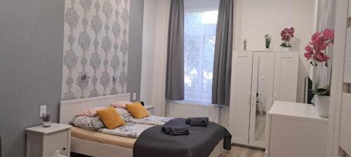 Pompár Belvárosi Apartman - image 5