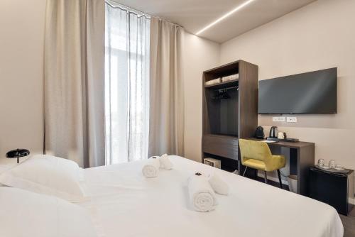 2 twin beds