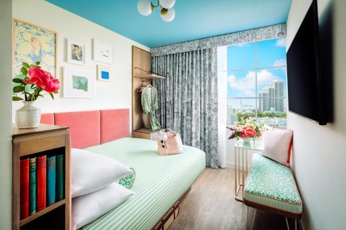 Standard Queen Room with City View room in the goodtime hotel Miami Beach a Tribute Portfolio Hotel
