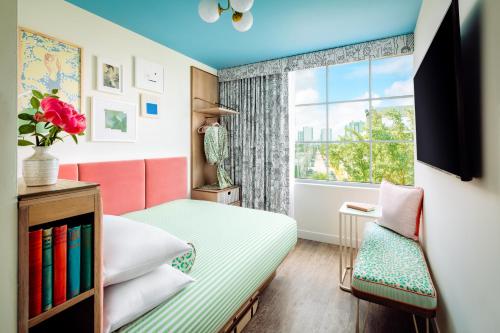 Standard Queen Room  room in the goodtime hotel Miami Beach a Tribute Portfolio Hotel