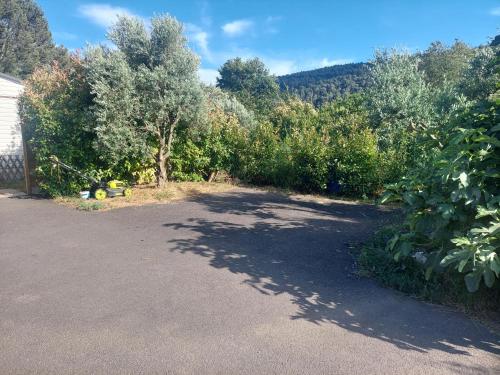 Charmant Mobil home avec piscine privative in 吉姆努斯