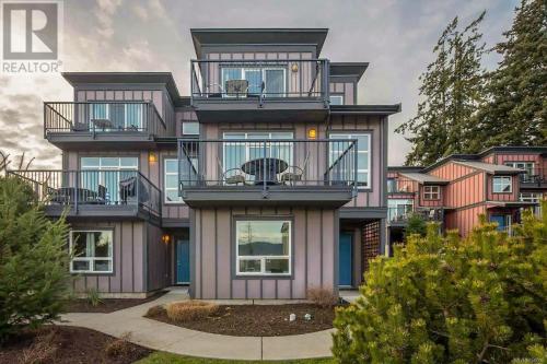Sooke Oceanside Townhouse in Sooke, Canada