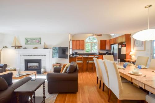 Outdoor entertaining re-imagined Enjoy a new luxury back yard in Eastham (MA)