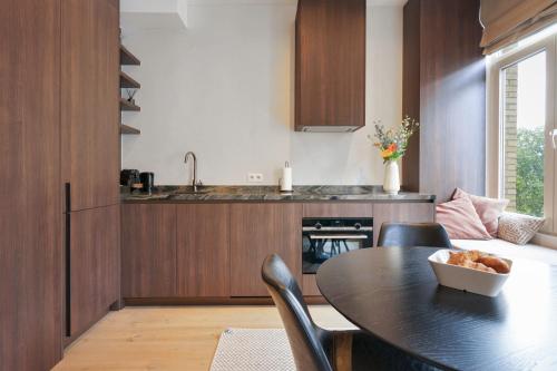 Classy 1BR Apartment Overlooking a Beautiful Park, Antverpy