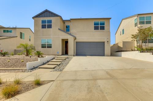 Mtn-View Home Near Parks and Golf 8 Mi to Fallbrook in Fallbrook, USA
