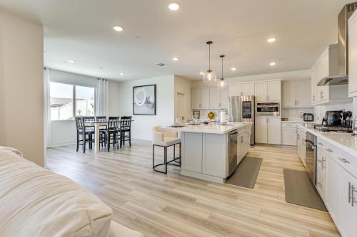 Mtn-View Home Near Parks and Golf 8 Mi to Fallbrook in Fallbrook, USA