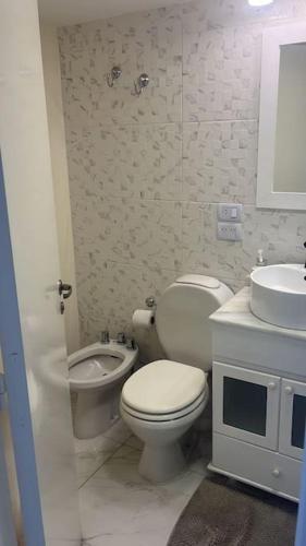 One-Bedroom Apartment image 5