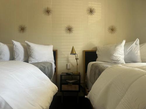 2 double beds