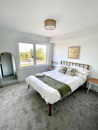 Luxury 3BR home with free parking, full kitchen in Stouffville Markham in Whitchurch-Stouffville (ON)