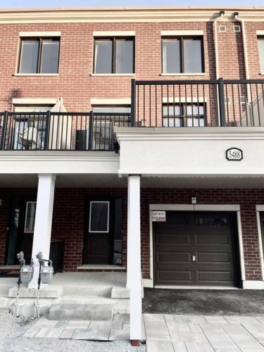 A szálláshely kívülről, Luxury 3BR home with free parking, full kitchen in Stouffville Markham in Whitchurch-Stouffville (ON)