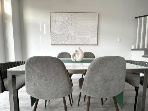 Létesítmények, Luxury 3BR home with free parking, full kitchen in Stouffville Markham in Whitchurch-Stouffville (ON)
