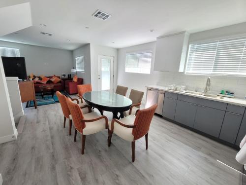 StaysPro - Hollywood Homes minutes to everything SPACIOUS AND FREE PARKING