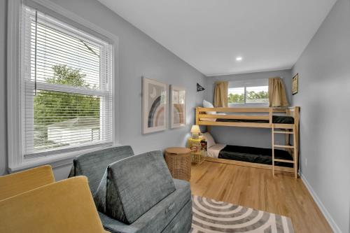 Family Friendly, Fenced Yard, Patio, L2 EV in Buffalo, USA