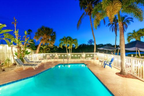 Heron Lagoon, dock, pool, the Poolside Complex at Siesta Key Bungalows, Siesta Key (Foto 3)