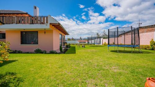 Exterior view, Casa amplia cerca de Banos de Agua Santa in Ambato