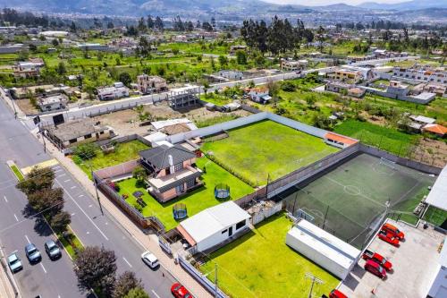 Exterior view, Casa amplia cerca de Banos de Agua Santa in Ambato