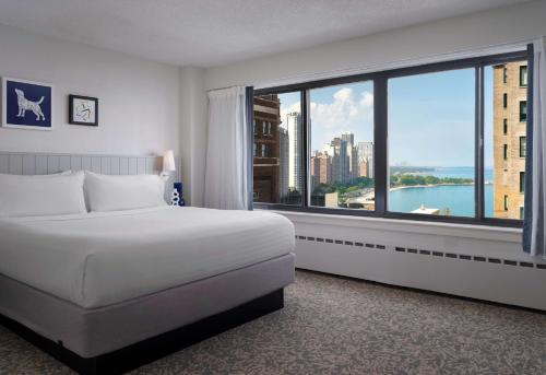 One Bedroom Suite - King - Lake View