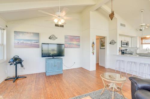 Crystal Beach Home with Large Deck and Bay Views! in Crystal Beach, USA