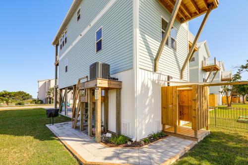 Walk to the Beach: North Topsail Beach Duplex in North Topsail Beach (NC)