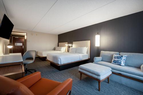 Superior Queen Room with Two Queen Beds