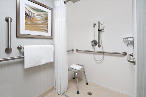Courtyard by Marriott Raleigh North/Triangle Town Center - image 7