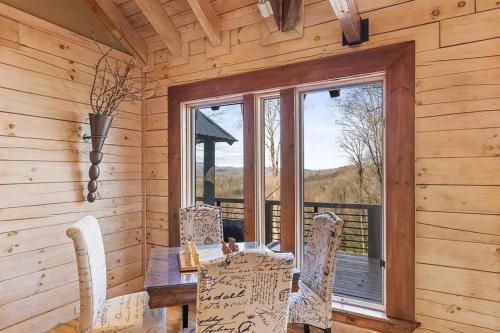 Luxe Big Canoe Lodge - Blue Ridge - Mountain Views in Aska, USA