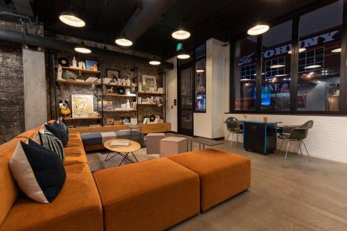 Moxy Nashville Downtown - image 9