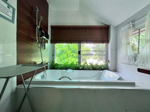 บ้านพักบุหงา199 แฟมิลี่ อ สรรพยา in Sapphaya