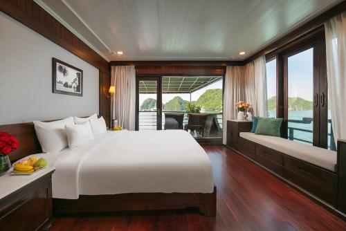 Quadruple Room with Sea View room in Mila Lux Cruises