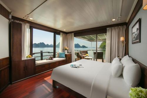 Quadruple Room with Sea View image 6