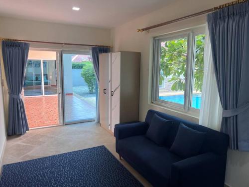 Beautiful 5 Bedroom Luxury Pool Villa in Pattaya 2