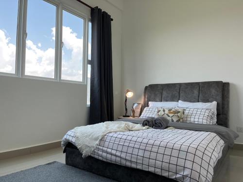 Industrial 2BR 8Pax Impression City 5Mins ToTown