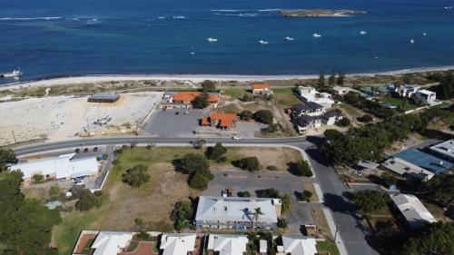 บริการและสิ่งอำนวยความสะดวก, Chateau McNally in แลนซ์ลิน