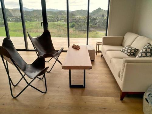 ทัศนียภาพ, XSPOT Medlands Beach House - Ocean views - Short stroll to the beach in เกาะเกรทแบร์ริเออร์