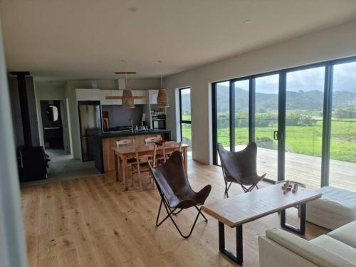 สภาพแวดล้อมโดยรอบ, XSPOT Medlands Beach House - Ocean views - Short stroll to the beach in เกาะเกรทแบร์ริเออร์