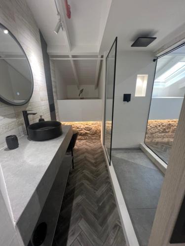 Superior Triple Room image 3