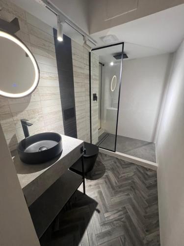 Deluxe Triple Room image 2