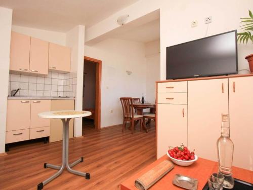 Iekārtas, Apartments Eres Zuronja-One-Bedroom Apartment with Sea View 2 in Putnikovici