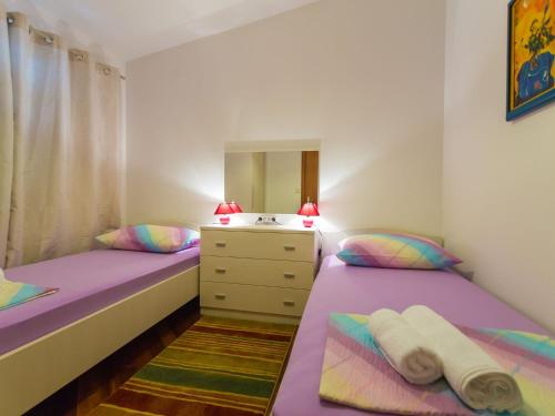 Apartment Sun & Sky - Two Bedroom Apartment with Balcony and Sea View