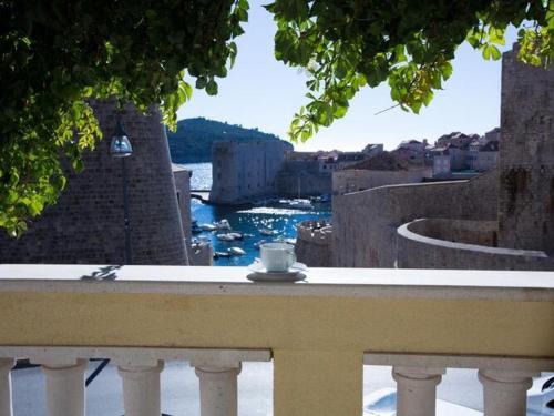 Apartment Nera - Triplex Two Bedroom Apartment with Balcony and Sea View