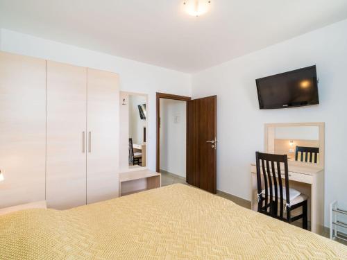 Villa Samba - Two-Bedroom Apartment with Terrace and Sea View - A4 1