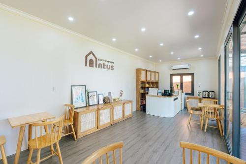 Antus Homestay in Coto Island