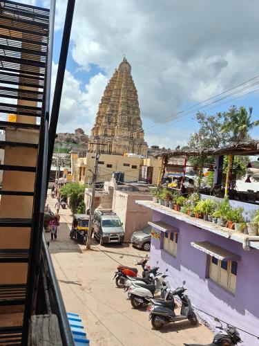 Rocky Guesthouse in Hampi