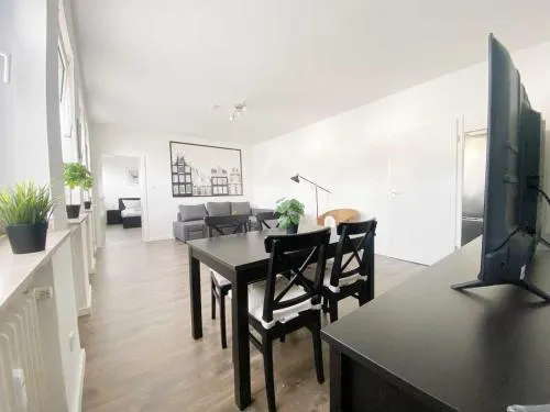 Modern & Chic Apartments with Terrace or Balcony in Neuss, Deutschland