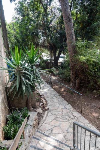 Entrada, Eshkol Housing Haifa-boutique Apartments complex חיפה כרמל in Mount Carmel
